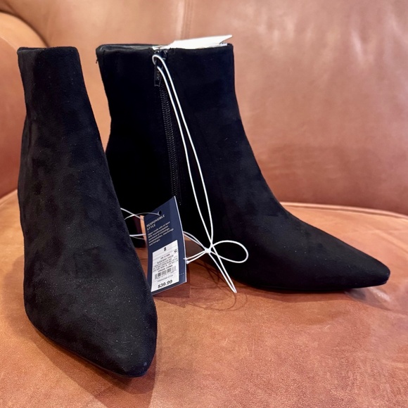 🆕 NWT Black faux suede kitten heel boots - Picture 9 of 10